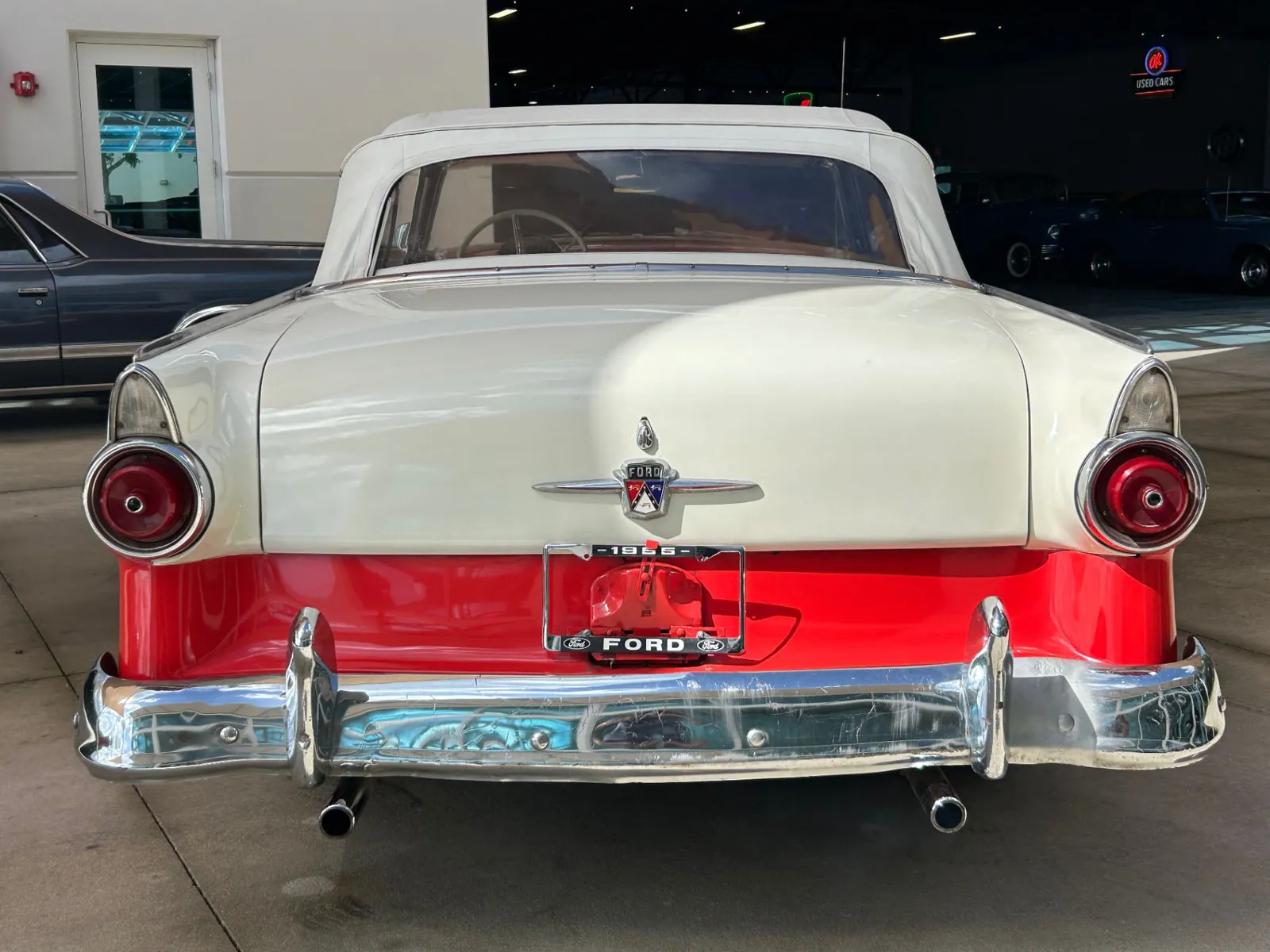 1955 Ford Fairlane photo 3