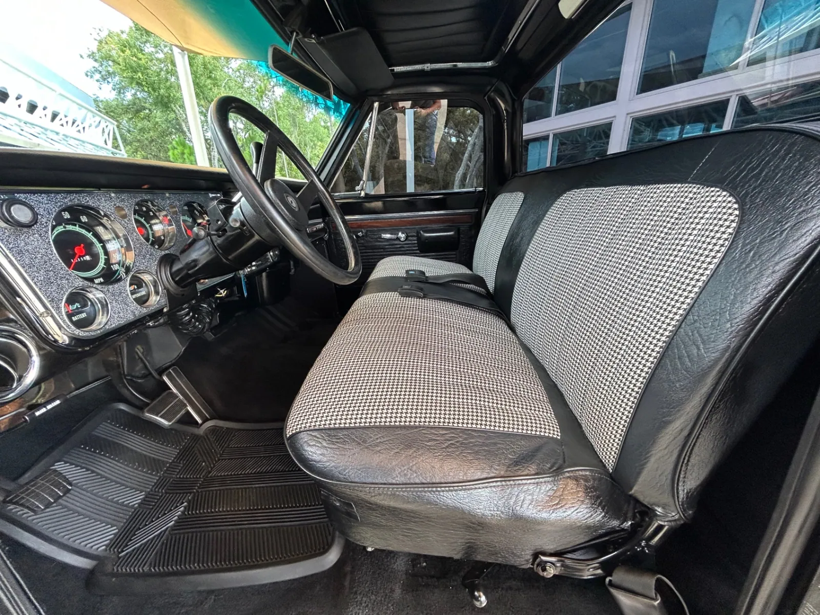 Interior of the 1970 Chevrolet C10