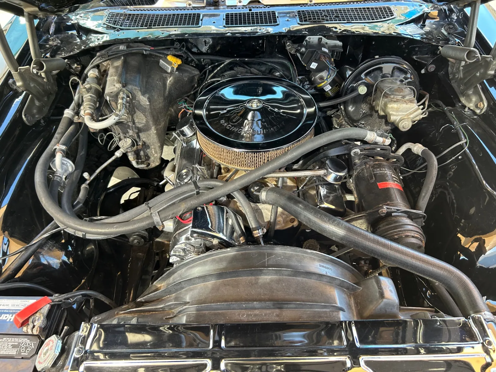 Engine bay of the 1970 Chevrolet El Camino SS